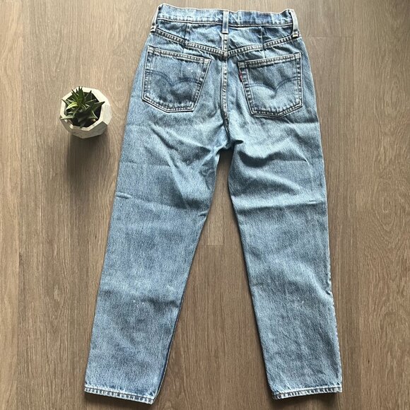 Levi's "ALETERED STRAIGHT" Cropped High-Rise Jeans with Paint Splatter Detail - Picture 13 of 15